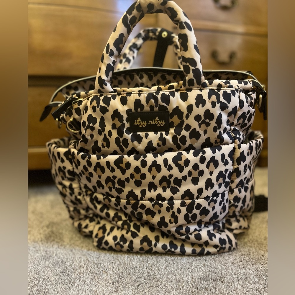 Itzy Ritzy’s multifunctional Dream Convertible diaper bag